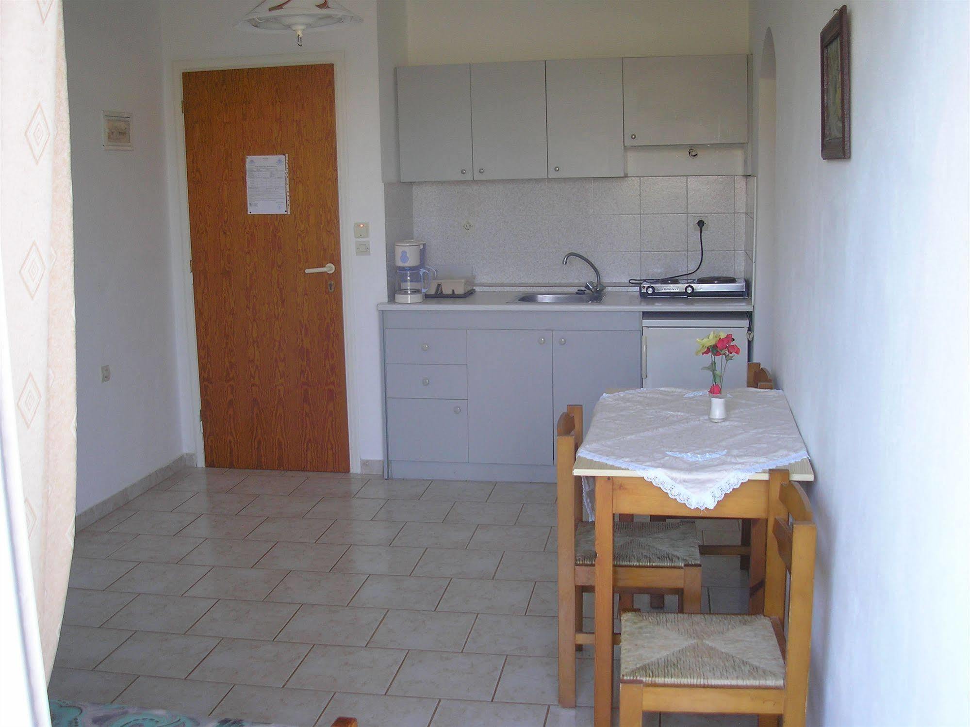 Dimitra Apartments 구베스 외부 사진